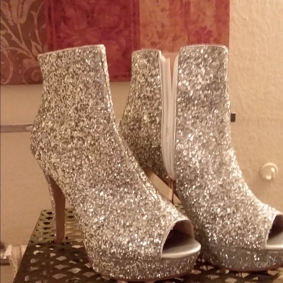*sold out here:New Stunning silver peep toe, - Picture 2 of 5